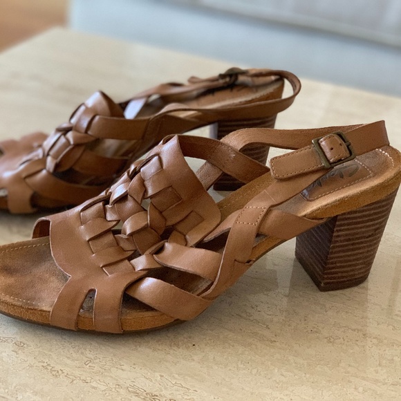Clark's Artisan Braided Tan Leather Heels -10M - Picture 1 of 6